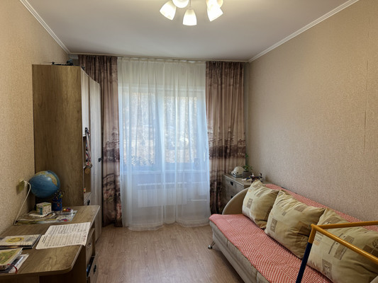 Продам трехкомнатную (3-комн.) квартиру, Зеленая ул, 21, Зима г