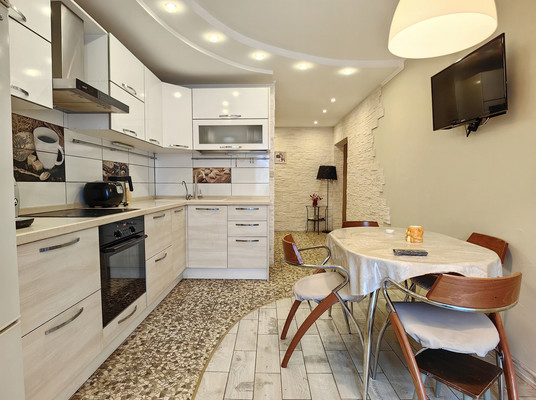 Продам трехкомнатную (3-комн.) квартиру, Луговой пер, 4, Липицы с