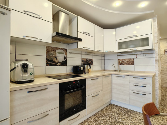 Продам трехкомнатную (3-комн.) квартиру, Луговой пер, 4, Липицы с