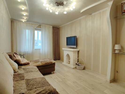Продам трехкомнатную (3-комн.) квартиру, Луговой пер, 4, Липицы с