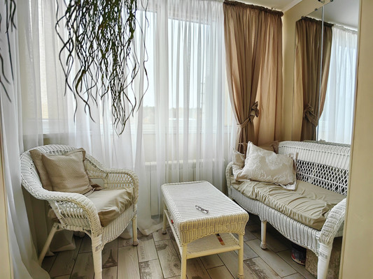 Продам трехкомнатную (3-комн.) квартиру, Луговой пер, 4, Липицы с
