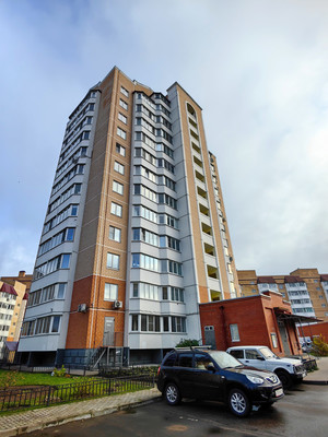 Продам трехкомнатную (3-комн.) квартиру, Луговой пер, 4, Липицы с