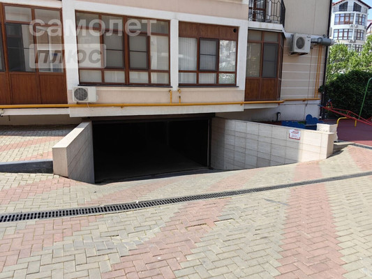 Продам машиноместо 28,9 м2, Крымская ул, 19В, Геленджик г