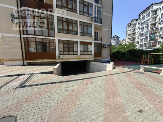 Продам машиноместо 28,9 м2, Крымская ул, 19В, Геленджик г