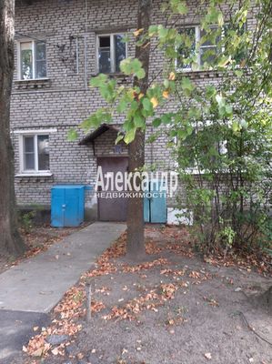 Продам двухкомнатную (2-комн.) квартиру, 6, Новая Ладога массив