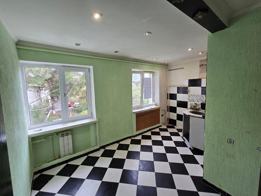 Продам двухкомнатную (2-комн.) квартиру, Куйбышева ул, 1б, Геленджик г