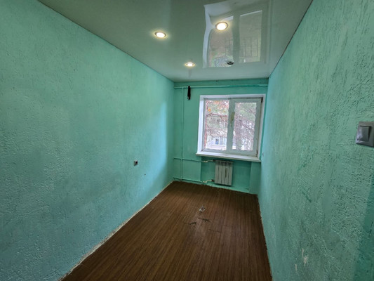 Продам двухкомнатную (2-комн.) квартиру, Куйбышева ул, 1б, Геленджик г