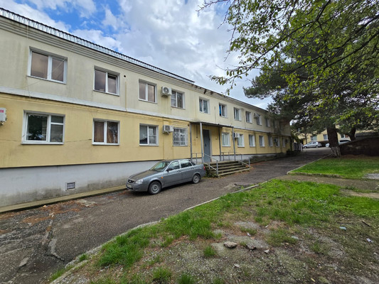 Продам двухкомнатную (2-комн.) квартиру, Куйбышева ул, 1б, Геленджик г