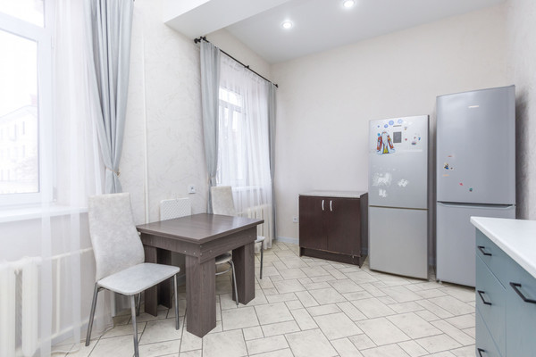 Продам трехкомнатную (3-комн.) квартиру, Кольцевая ул, 36, Уфа г