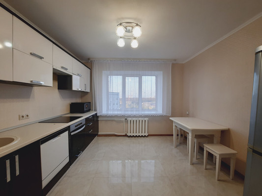 Продам трехкомнатную (3-комн.) квартиру, Парковая ул, 9, Уфа г