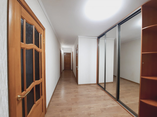 Продам трехкомнатную (3-комн.) квартиру, Парковая ул, 9, Уфа г