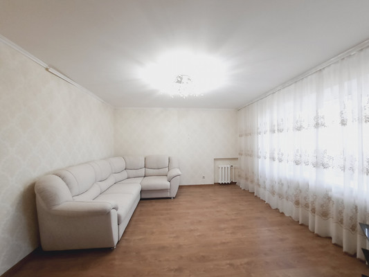 Продам трехкомнатную (3-комн.) квартиру, Парковая ул, 9, Уфа г