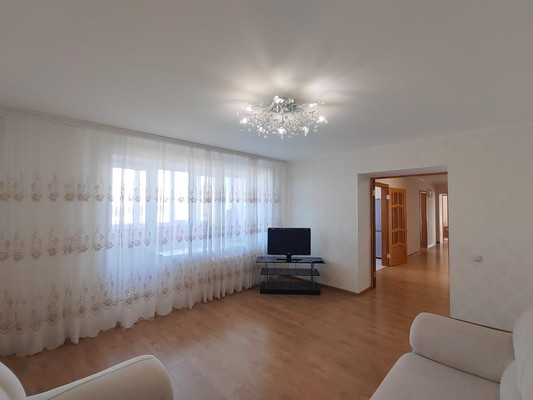 Продам трехкомнатную (3-комн.) квартиру, Парковая ул, 9, Уфа г