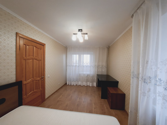 Продам трехкомнатную (3-комн.) квартиру, Парковая ул, 9, Уфа г