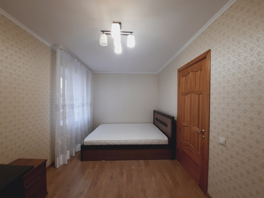 Продам трехкомнатную (3-комн.) квартиру, Парковая ул, 9, Уфа г