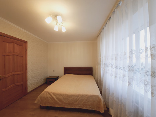 Продам трехкомнатную (3-комн.) квартиру, Парковая ул, 9, Уфа г