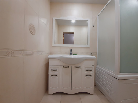 Продам трехкомнатную (3-комн.) квартиру, Парковая ул, 9, Уфа г