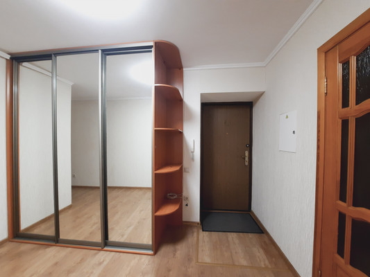 Продам трехкомнатную (3-комн.) квартиру, Парковая ул, 9, Уфа г