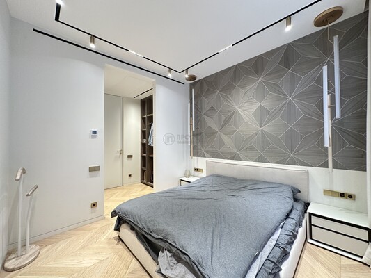 Продам трехкомнатную (3-комн.) квартиру, Шелепихинская наб, 34к2, Москва г