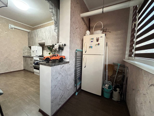 Продам однокомнатную (1-комн.) квартиру, Ковыльная ул, 94, Симферополь г