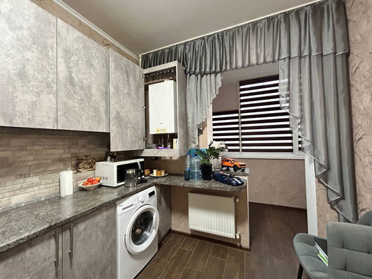 Продам однокомнатную (1-комн.) квартиру, Ковыльная ул, 94, Симферополь г