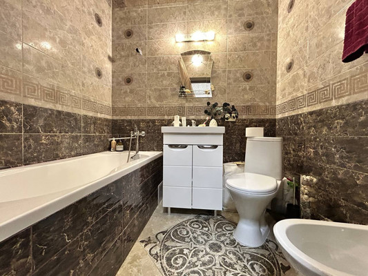 Продам однокомнатную (1-комн.) квартиру, Ковыльная ул, 94, Симферополь г