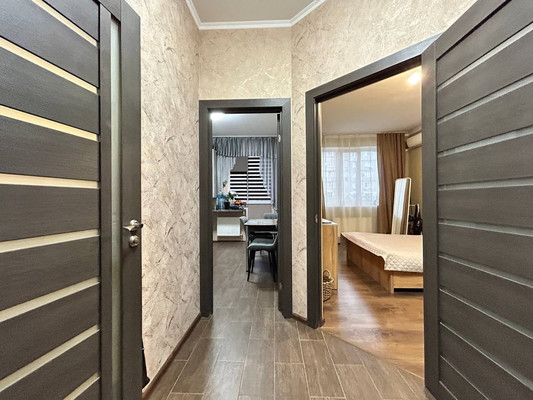 Продам однокомнатную (1-комн.) квартиру, Ковыльная ул, 94, Симферополь г