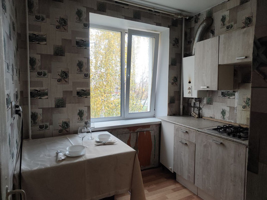 Продам двухкомнатную (2-комн.) квартиру, Дорожная ул, 3, Октябрьский рп