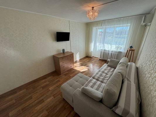 Продам трехкомнатную (3-комн.) квартиру, Красноармейская ул, 14к3, Комсомольск-на-Амуре г