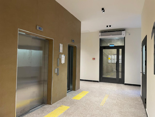 Продам однокомнатную (1-комн.) квартиру, Новомосковская ул, 1к4, Москва г