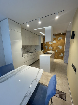 Продам трехкомнатную (3-комн.) квартиру, Мельникова ул, 3к3, Москва г