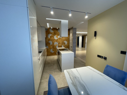 Продам трехкомнатную (3-комн.) квартиру, Мельникова ул, 3к3, Москва г