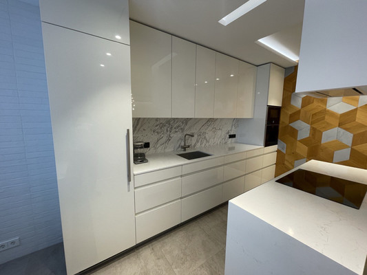 Продам трехкомнатную (3-комн.) квартиру, Мельникова ул, 3к3, Москва г