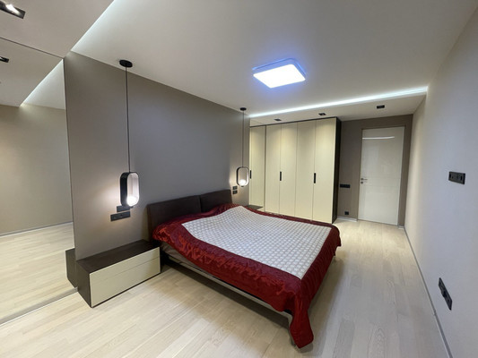 Продам трехкомнатную (3-комн.) квартиру, Мельникова ул, 3к3, Москва г