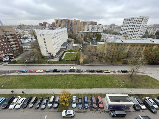 Продам трехкомнатную (3-комн.) квартиру, Мельникова ул, 3к3, Москва г