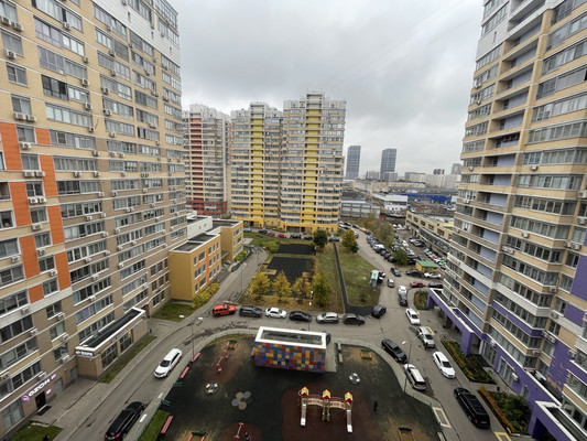 Продам трехкомнатную (3-комн.) квартиру, Мельникова ул, 3к3, Москва г