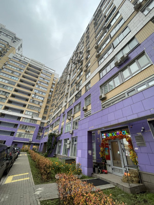 Продам трехкомнатную (3-комн.) квартиру, Мельникова ул, 3к3, Москва г