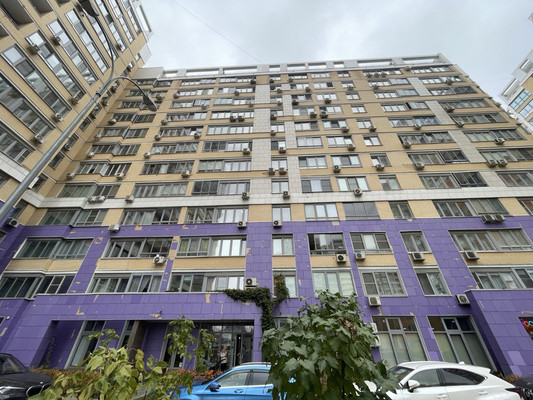 Продам трехкомнатную (3-комн.) квартиру, Мельникова ул, 3к3, Москва г