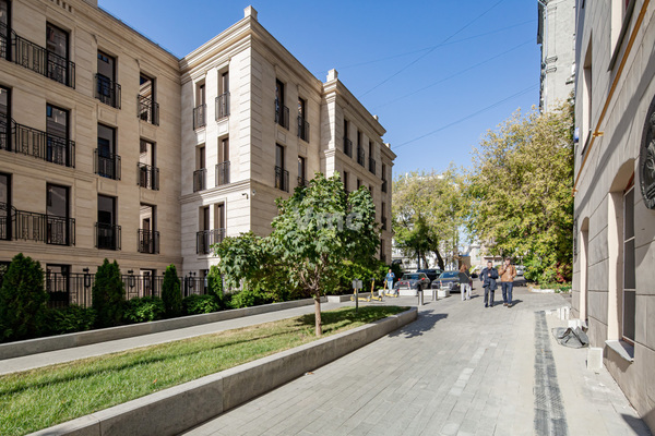 Продам двухкомнатную (2-комн.) квартиру, Газетный пер, 13 1, Москва г