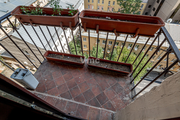 Продам двухкомнатную (2-комн.) квартиру, Газетный пер, 13 1, Москва г