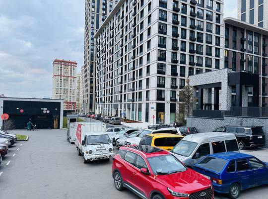 Продам многокомнатную квартиру, Винницкая ул, 8к2, Москва г