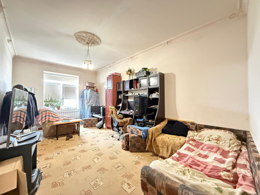 Продам трехкомнатную (3-комн.) квартиру, Чернышевского ул, 181, Нальчик г