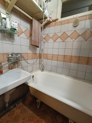 Продам трехкомнатную (3-комн.) квартиру, Ильича пр-кт, 36а, Нижний Новгород г