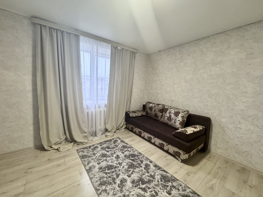 Продам однокомнатную (1-комн.) квартиру, Московский пр-кт, 81к2, Брянск г