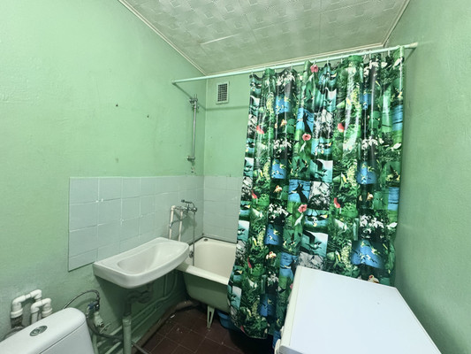Продам однокомнатную (1-комн.) квартиру, Московский пр-кт, 81к2, Брянск г