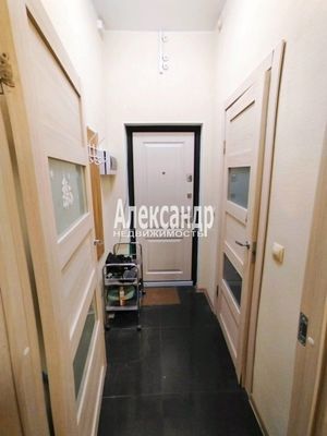 Продам однокомнатную (1-комн.) квартиру, Воронцовский б-р, 17, Мурино п
