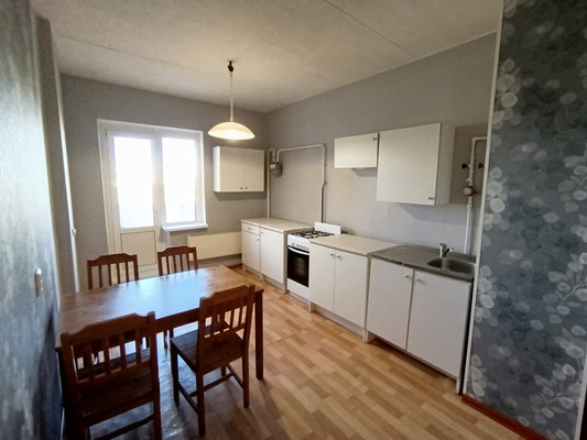 Продам многокомнатную квартиру, Генерала Сандалова ул, 5, Гатчина г