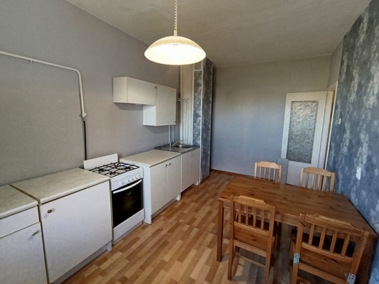 Продам многокомнатную квартиру, Генерала Сандалова ул, 5, Гатчина г