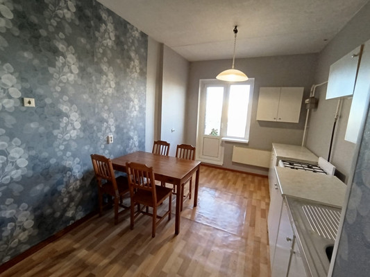 Продам многокомнатную квартиру, Генерала Сандалова ул, 5, Гатчина г