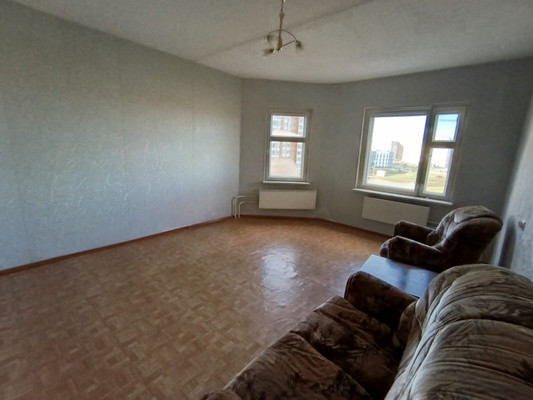 Продам многокомнатную квартиру, Генерала Сандалова ул, 5, Гатчина г